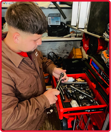 SERVICE TECH WITH TOOL BOX